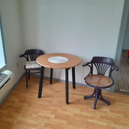 Apartment Mit 2 Zimmern Und Balkon Im Herzen Von Hoyer Højer Екстериор снимка